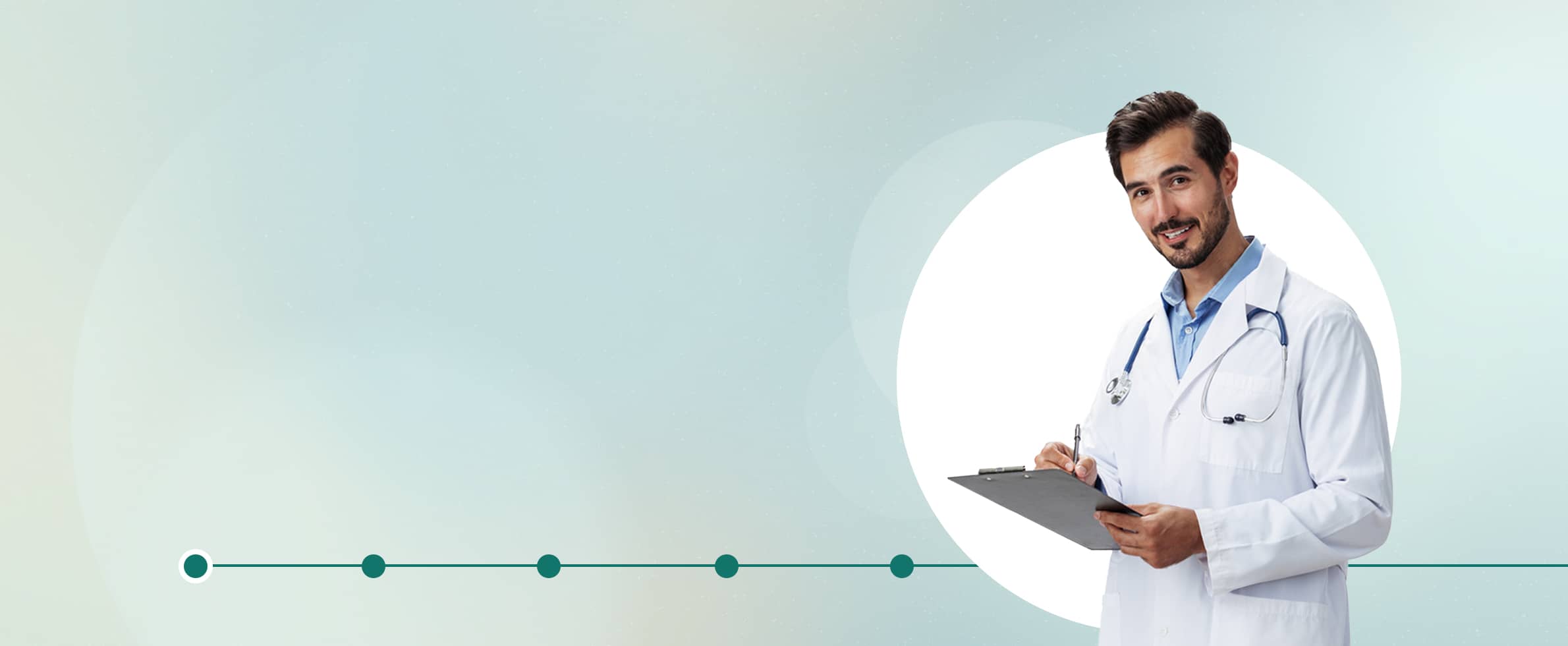 Arzt und Patient diskutieren Cannabistherapie